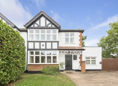 Properties to let in Netherlands Road - EN5 1BN view1