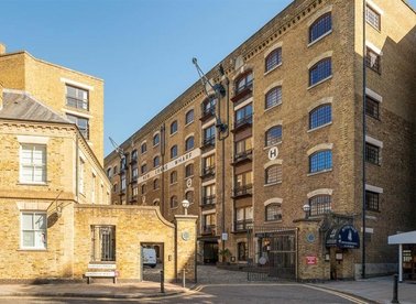 Properties let in New Crane Place - E1W 3TU view1