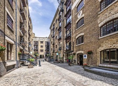 Properties let in New Crane Place - E1W 3TS view1