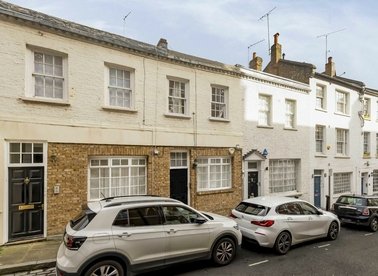 Properties let in New End - NW3 1JD view1