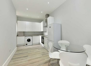 Properties to let in New Kings Road - SW6 4PA view1