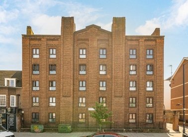 Properties to let in New Park Road - SW2 4DY view1