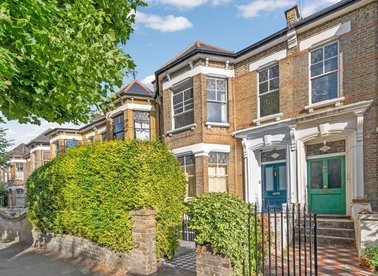 Properties let in Newick Road - E5 0RR view1