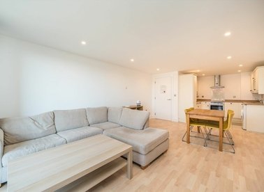 Properties let in Newton Place - E14 3TS view1