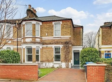 Properties to let in Nicoll Road - NW10 9AB view1