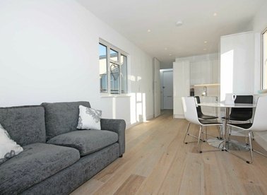 Properties to let in Nightingale Lane - SW12 8AP view1