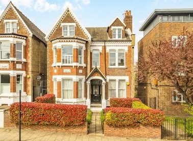 Properties let in Nightingale Lane - SW12 8NN view1