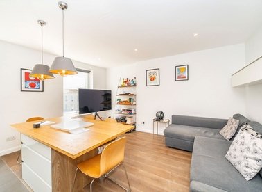Properties to let in North End Road - W14 9NX view1