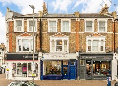 Properties to let in Northcote Road - SW11 6QZ view1