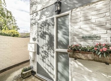 Properties to let in Oak Hill Crescent - KT6 6DP view1