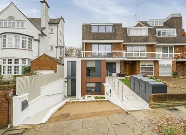 Properties to let in Oakhill Avenue - NW3 7RE view1