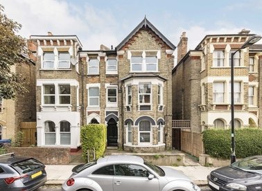 Properties to let in Oakhurst Grove - SE22 9AH view1
