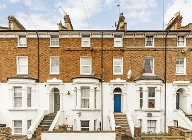 Properties to let in Oaklands Grove - W12 0JD view1