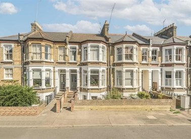 Properties to let in Ommaney Road - SE14 5NT view1