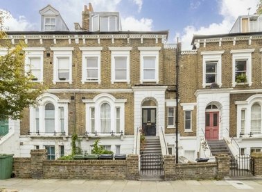 Properties to let in Oseney Crescent - NW5 2AU view1