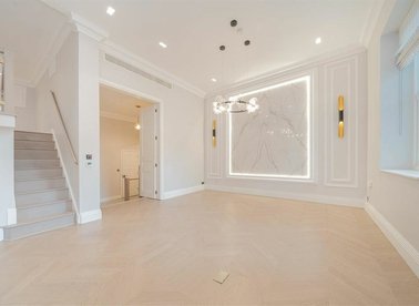 Properties to let in Palace Gate - W8 5LS view1