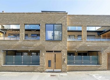 Properties let in Palfrey Place - SW8 1AR view1