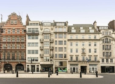 Properties to let in Pall Mall - SW1Y 5HZ view1