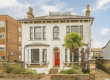 Properties let in Park Road - KT1 4AY view1