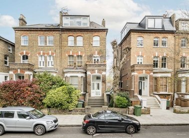 Properties to let in Parkhill Road - NW3 2YT view1