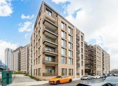Properties to let in Parkland Walk - SW6 2QD view1