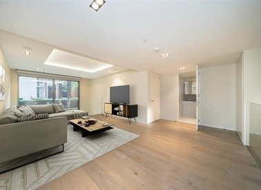 Properties to let in Pearson Square - W1T 3BJ view1