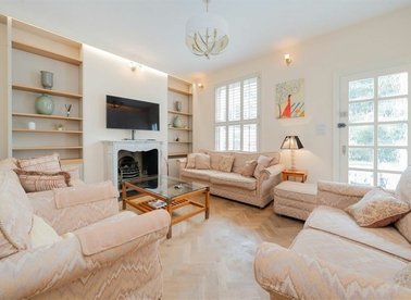 Properties to let in Pelham Street - SW7 2NJ view1