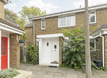 Properties to let in Pettiward Close - SW15 6QL view1