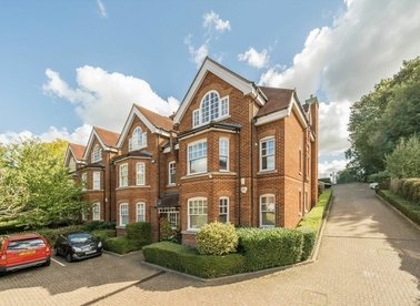 Properties to let in Platts Lane - NW3 7NR view1