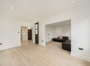 Properties to let in Platts Lane - NW3 7NR view1