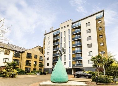 Properties to let in Plough Way - SE16 7AB view1