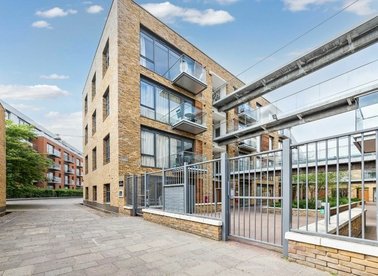 Properties to let in Porteus Place - SW4 0AS view1