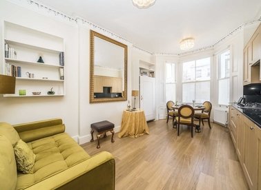 Properties to let in Portland Road - W11 4LH view1