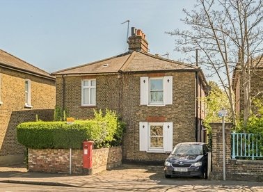 Properties let in Portsmouth Road - KT6 5PT view1