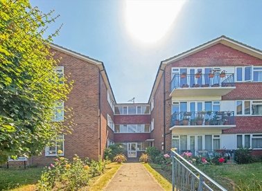Properties to let in Portsmouth Road - KT6 4HP view1