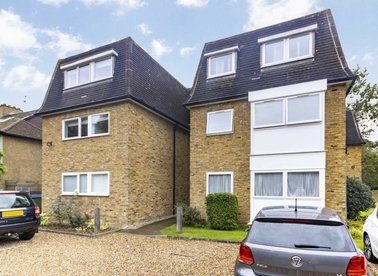 Properties to let in Portsmouth Road - KT7 0EY view1