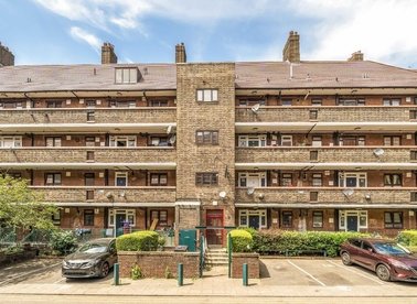 Properties to let in Poynders Gardens - SW4 8PD view1