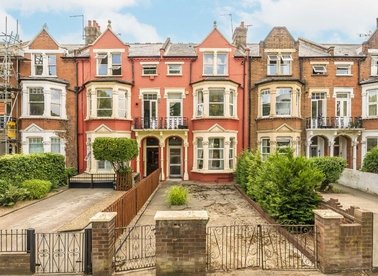Properties to let in Poynders Road - SW4 8NZ view1