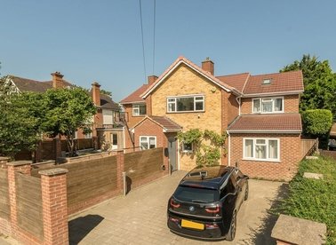 Properties to let in Presburg Road - KT3 5AH view1