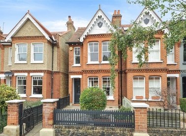 Properties to let in Princes Road - TW11 0RW view1