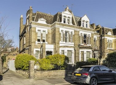 Properties to let in Priory Road - TW9 3DH view1