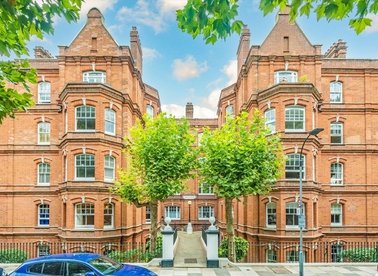 Properties to let in Queen's Club Gardens - W14 9TJ view1