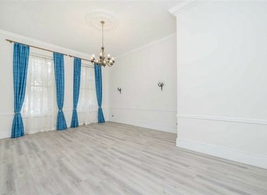 Properties to let in Queen's Gate - SW7 5JP view1