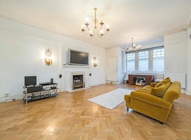 Properties to let in Queen's Gate - SW7 5HE view1