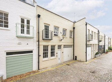 Properties to let in Queen's Gate Mews - SW7 5QJ view1