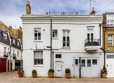 Properties to let in Queen's Gate Place Mews - SW7 5BQ view1