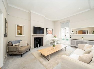 Properties to let in Queen's Gate Place Mews - SW7 5BQ view1