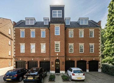 Queens Reach, East Molesey, KT8