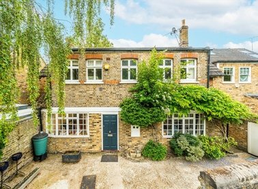 Properties to let in Queens Ride - SW13 0HX view1