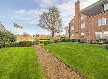 Queens Road, Thames Ditton, KT7